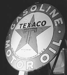 [photo of Texaco sign]