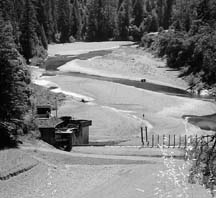 [photo of Benbow Lake empty]