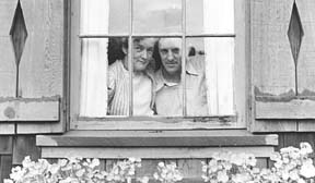 [photo of Vera and Lynn, 1938]