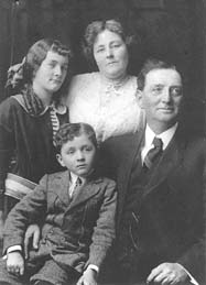 [photo of family, 1912]