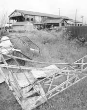 [photo of balloon tract]