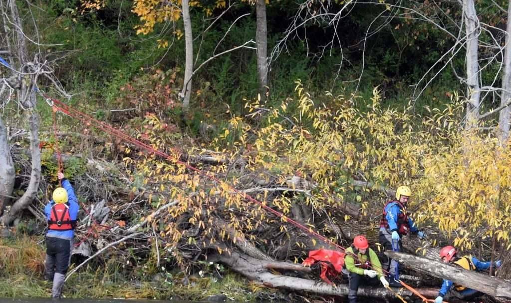 'This is a Human Being': A Volunteer Rescue Team Dropped Everything to ...